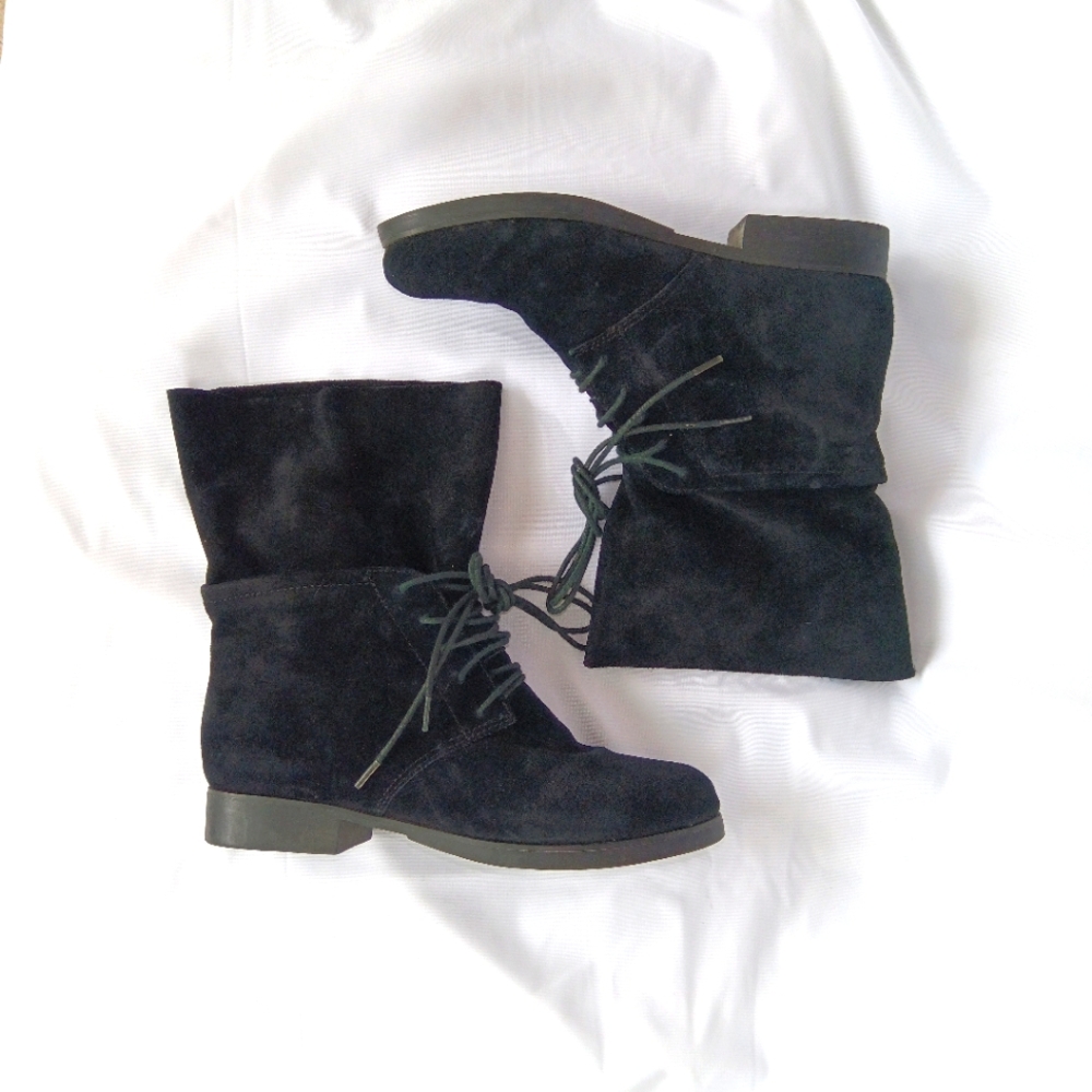 Seude Leather Lace-up Ankle Desert Boots in Black